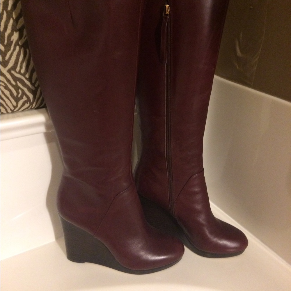 Burgandy Nine West boots
