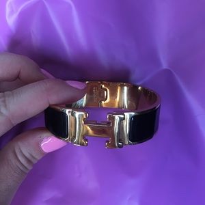 Black & Gold H bracelet