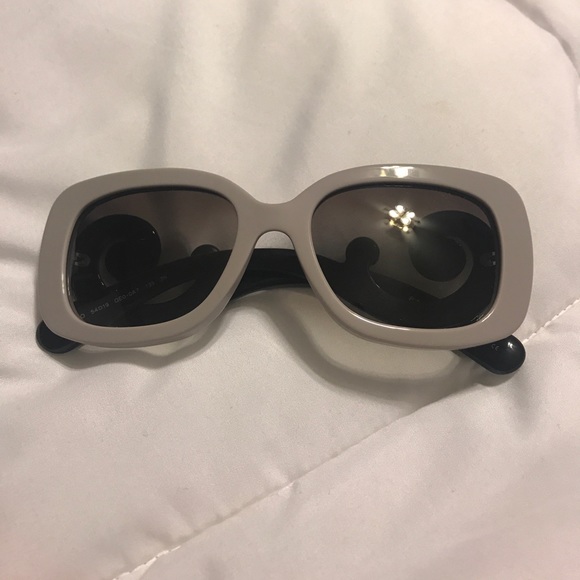Prada sunglasses - Picture 1 of 6