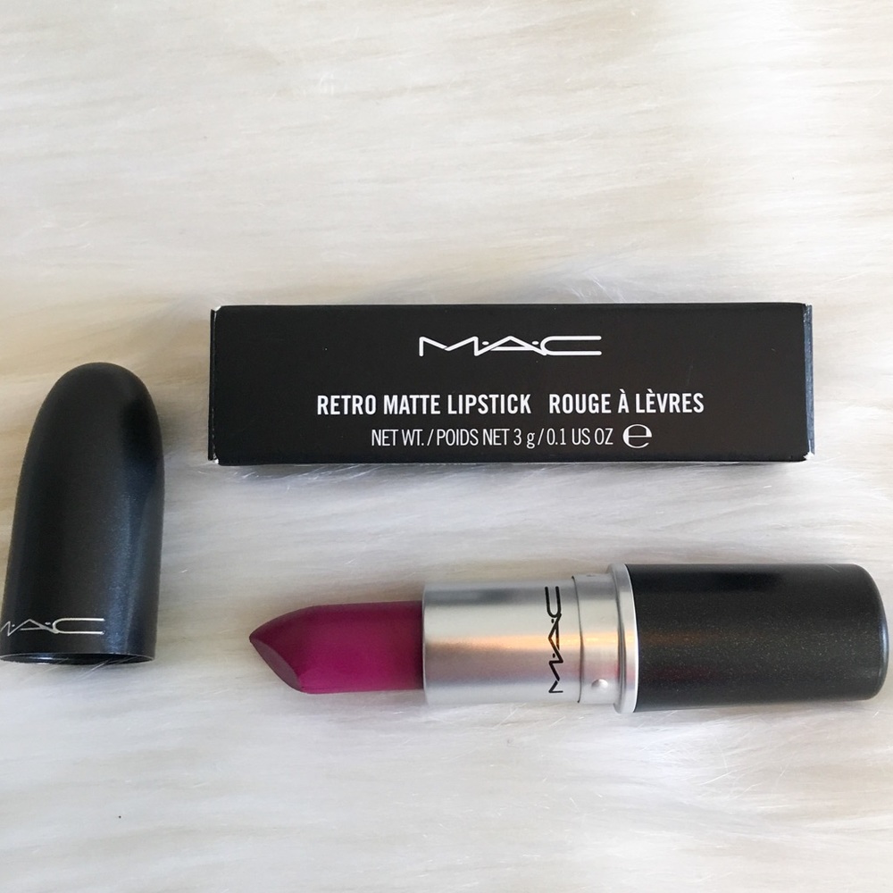NIB MAC Lipstick Flat Out Fabulous