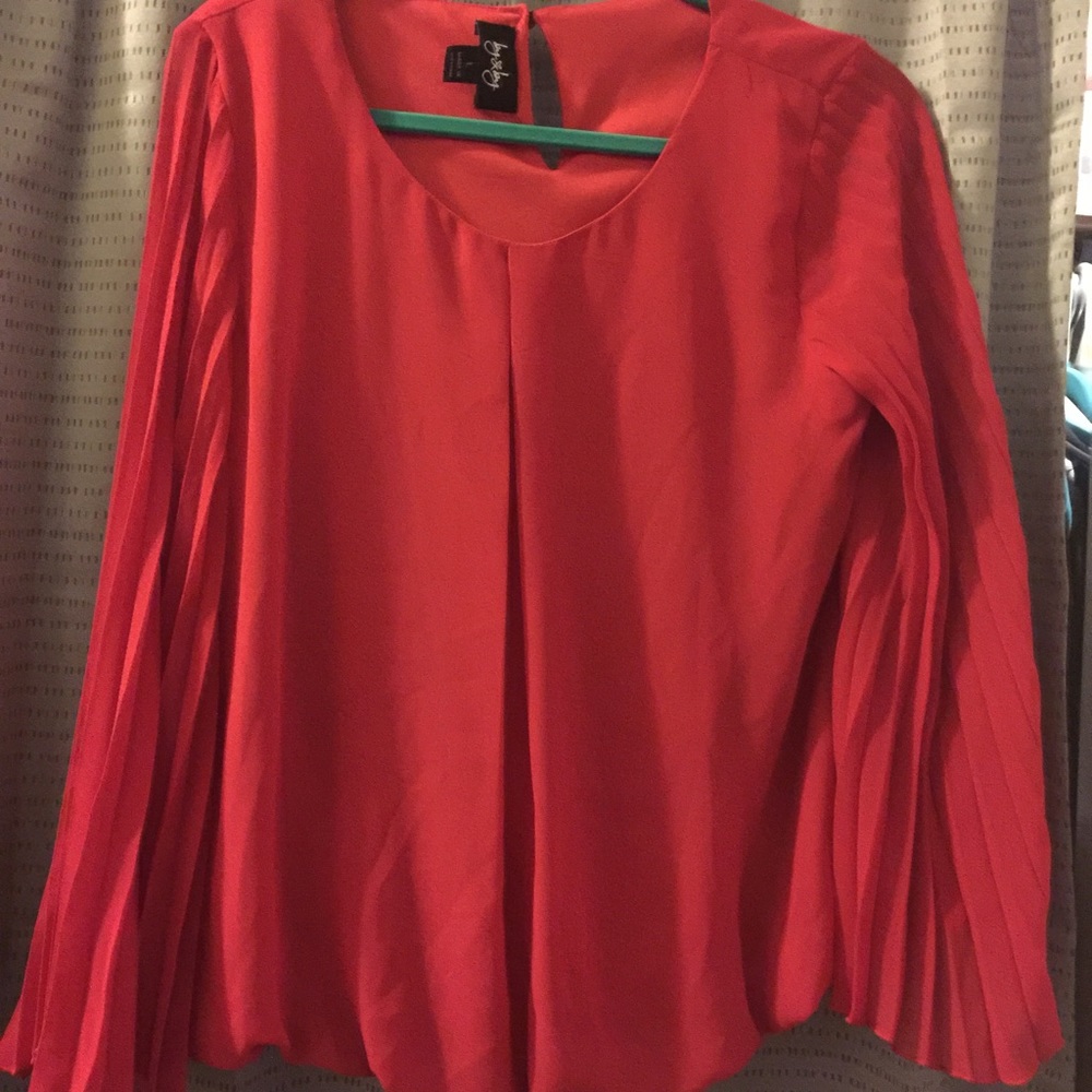 Red Long sleeve pleated blouse
