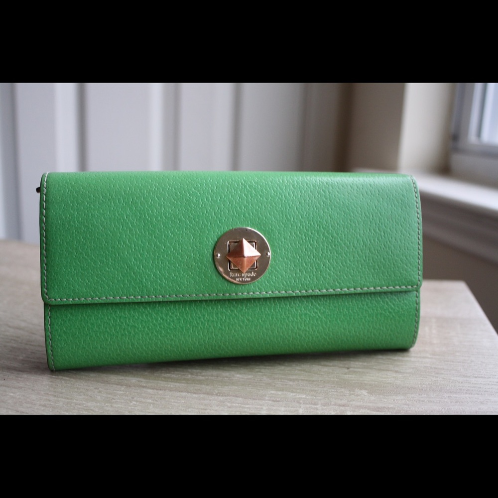kate spade cobble hill envelope wallet with latch