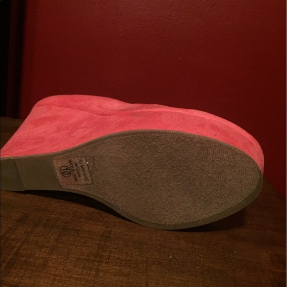 Hot pink pumps - Picture 4 of 4