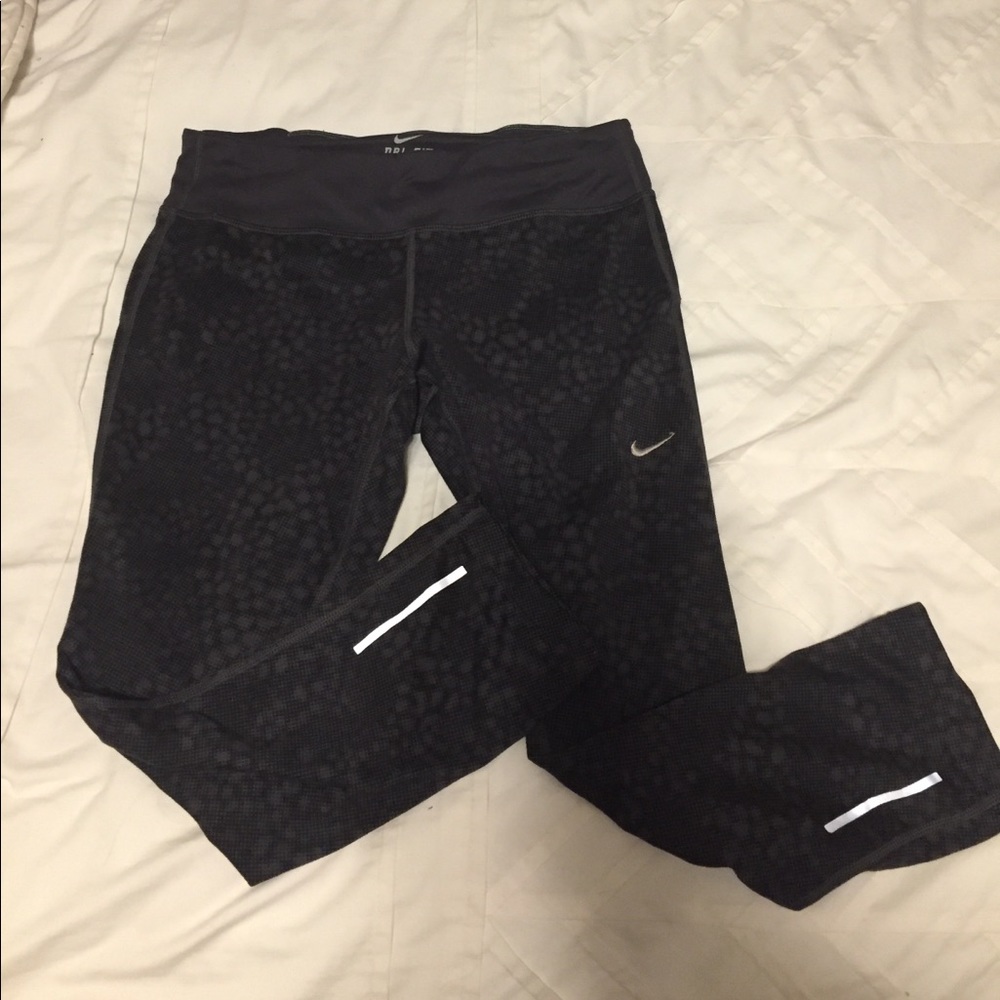 Nike running crop