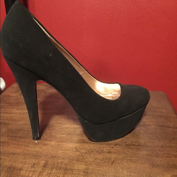 Black pumps - Picture 2 of 3