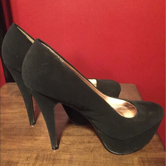 Black pumps - Picture 3 of 3