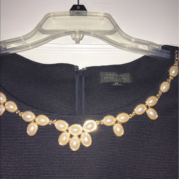 ❌SOLD❌ Tahari Dress - Picture 5 of 5