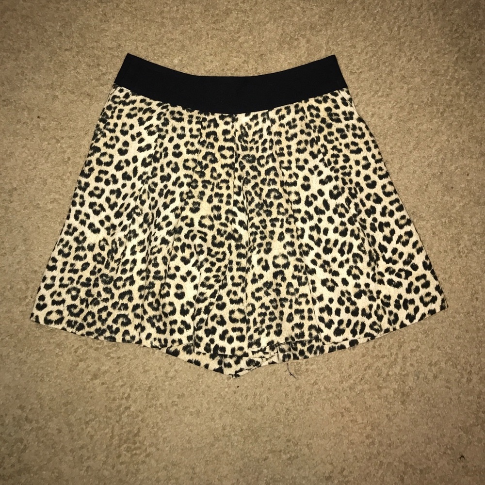 Skort ( shorts in the form of a skirt )