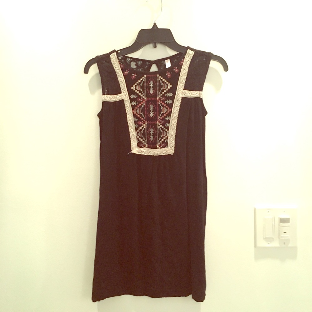 Sleeveless shift dress