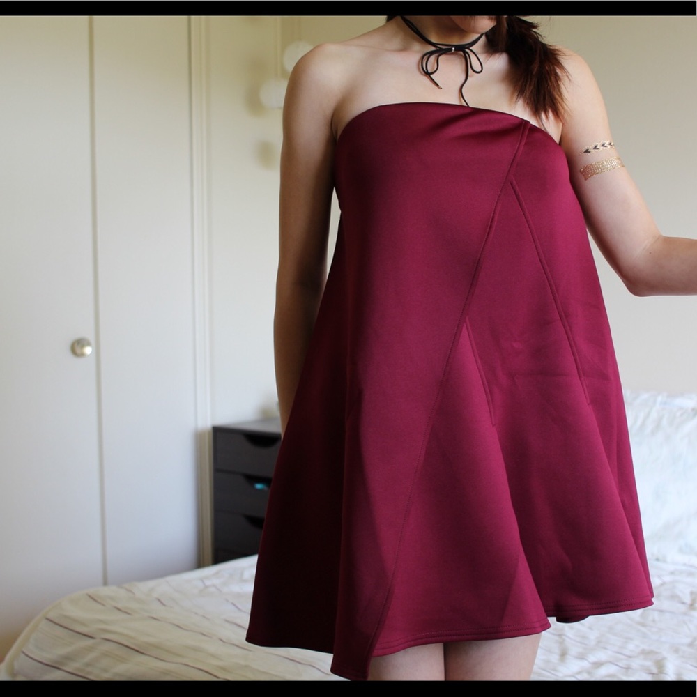 (S) Tobi strapless asymmetric dress