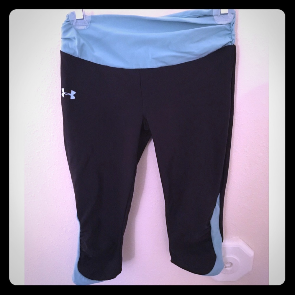 Under Armour cropped yoga pants