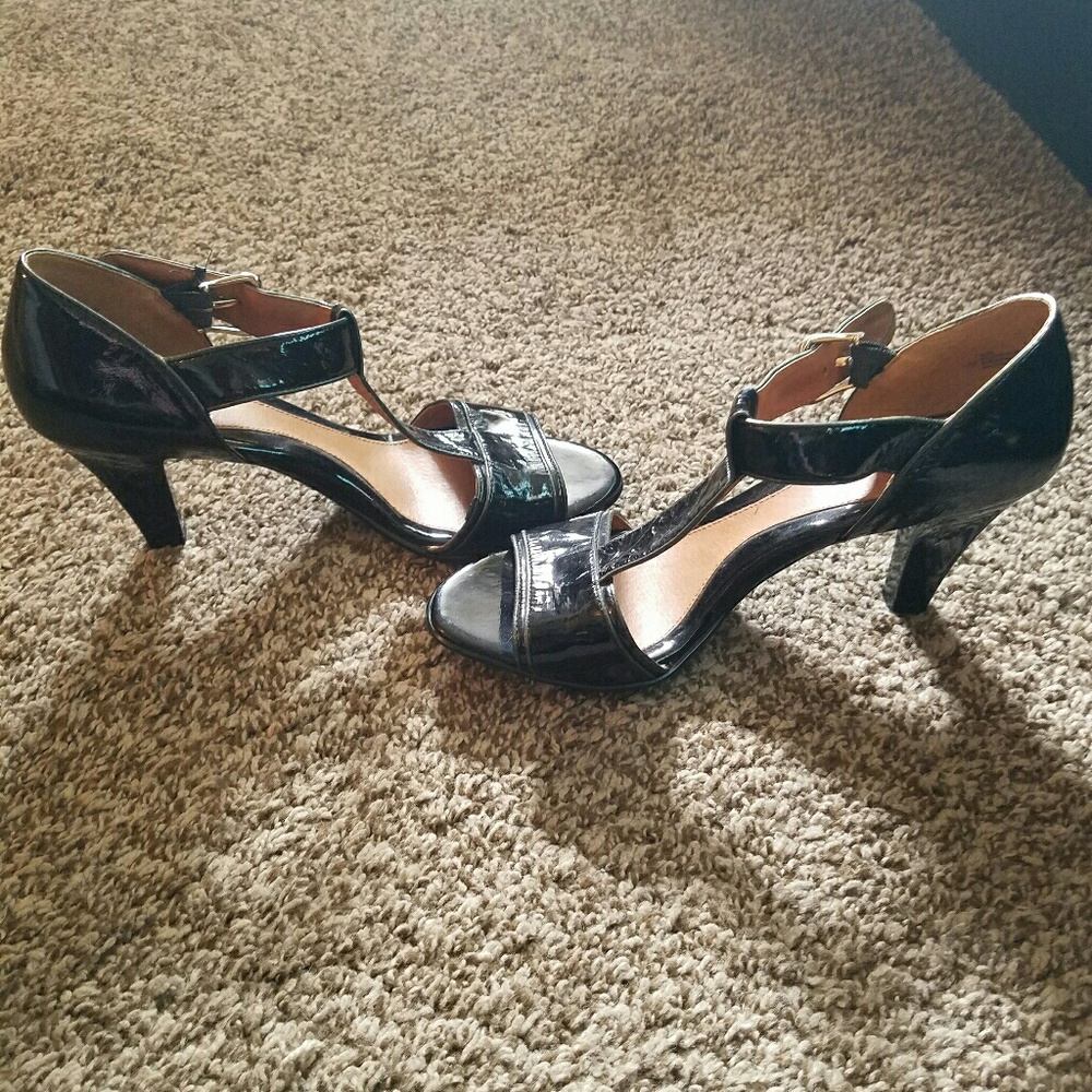 Black heal sandals