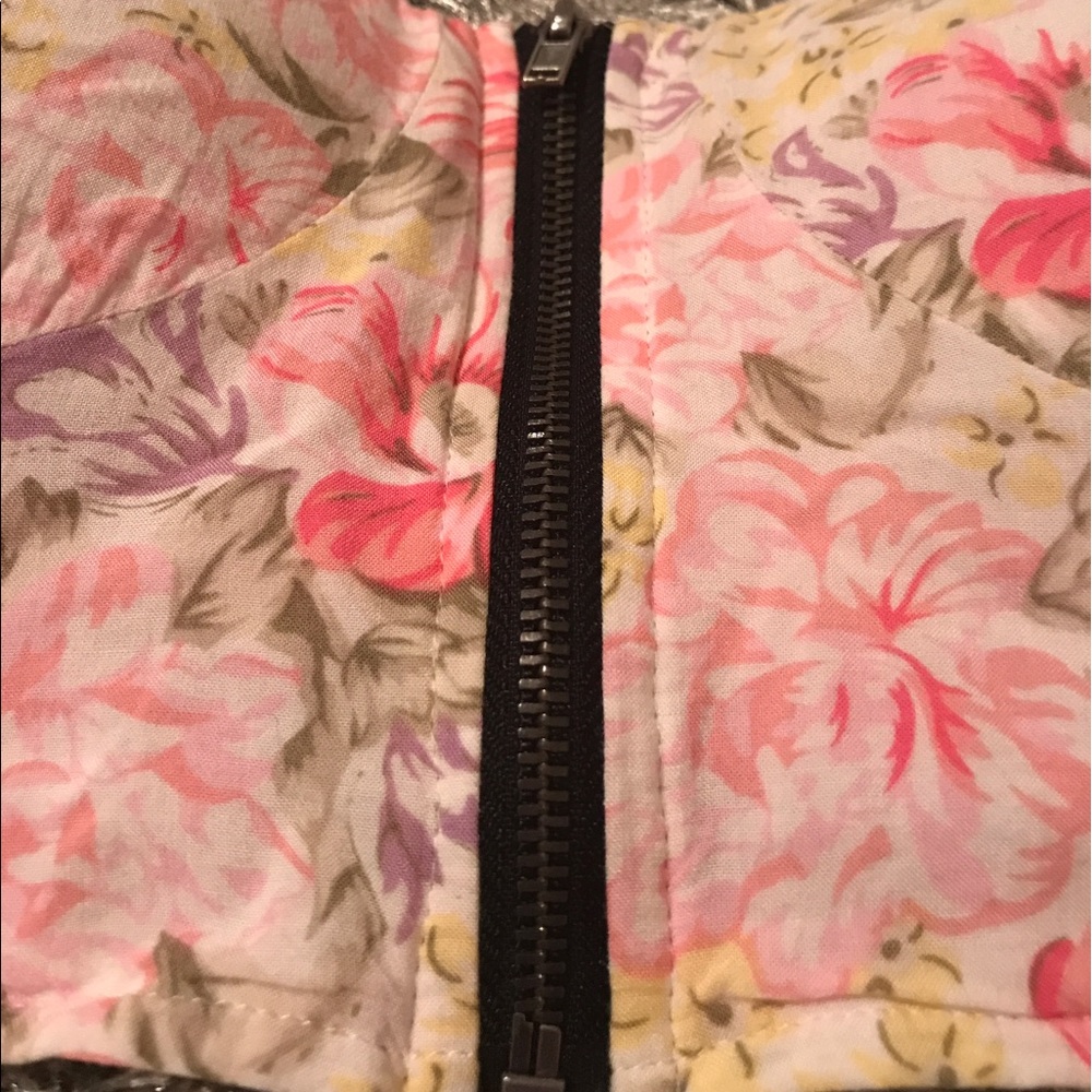 💥SOLD💥💕CUTE CROP TOP💕 - Picture 7 of 7