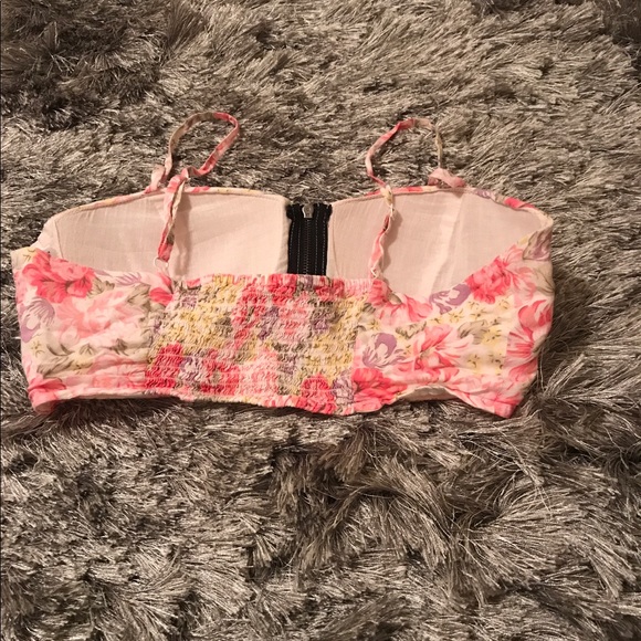 💥SOLD💥💕CUTE CROP TOP💕 - Picture 4 of 7