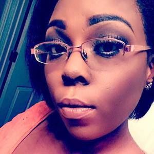 Meet your Posher, Dominique