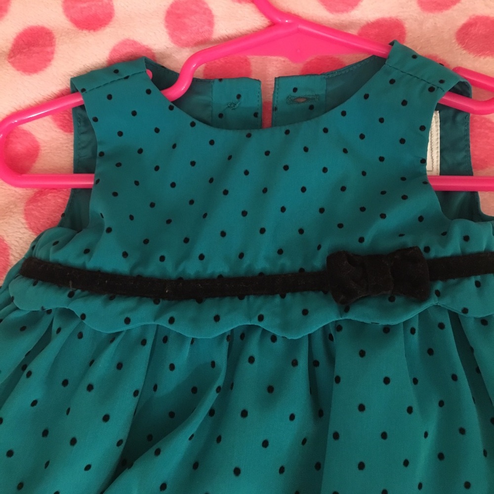 Beautiful green polka dotted Christmas dress - Picture 2 of 2
