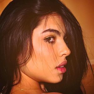 Meet your Posher, Maria camila