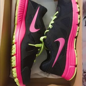 Nike Revolution 2 Running Shoes