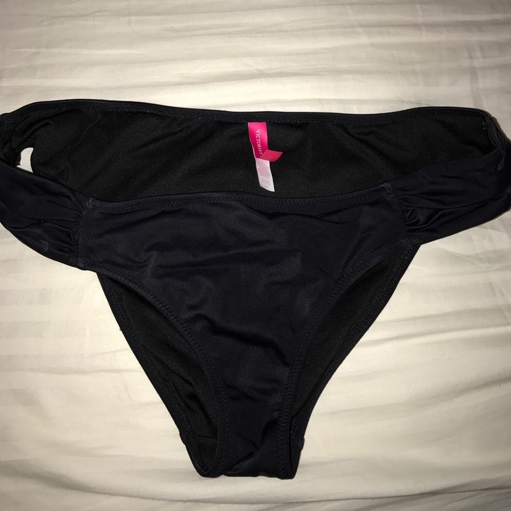 Black VS ribbed bikini bottoms