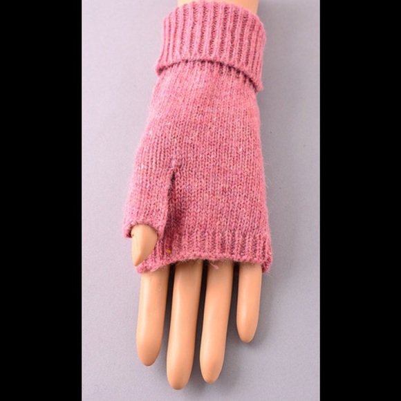 Cutout Braid Fingerless Gloves - Picture 4 of 7