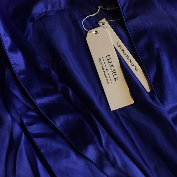 STUNNING SHORT SILK ROBE SW46BLU ELLE SILK - Picture 5 of 5