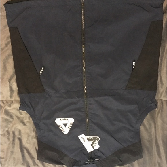Palace Shell zip off jacket - Picture 2 of 3