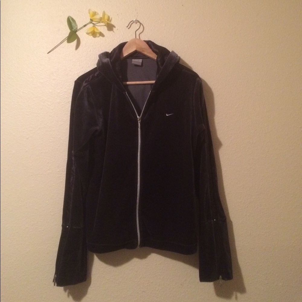 NIKE Women's Black/Gray Velour Track Jacket Large