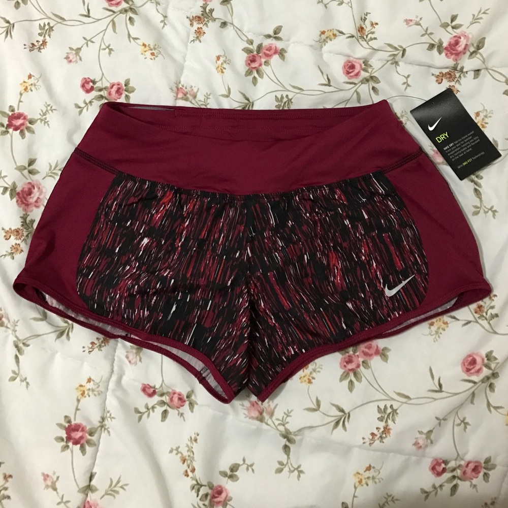NIKE WOMEN'S DRY SHORT CREW PRINTED