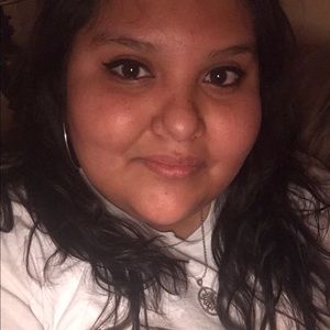 Meet your Posher, Leticia