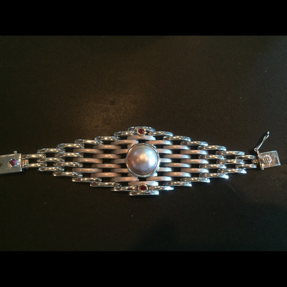 Gorgeous Pearl and Garnet bracelet and ring set