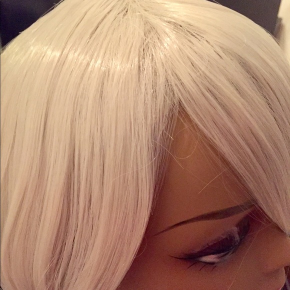 New Vampire White Silver Platinum Halloween Wig - Picture 4 of 4