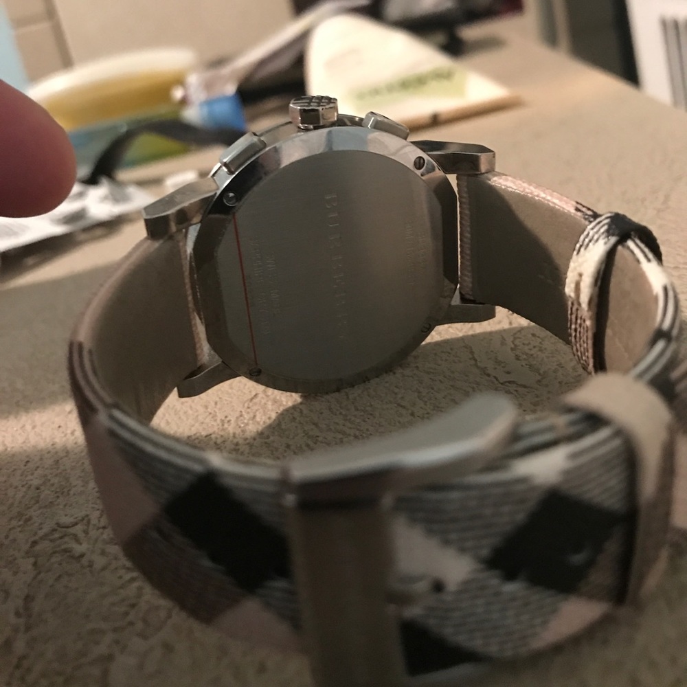 Watch - Picture 2 of 4