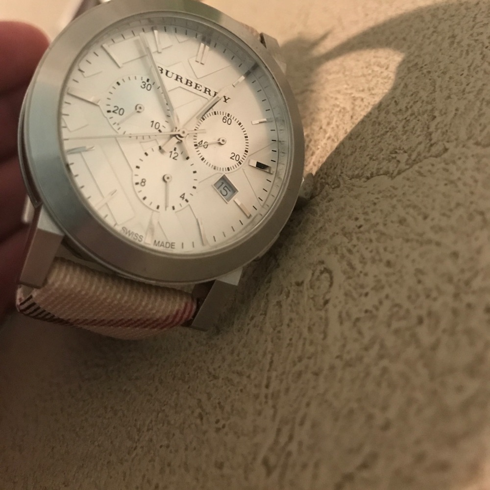 Watch - Picture 3 of 4