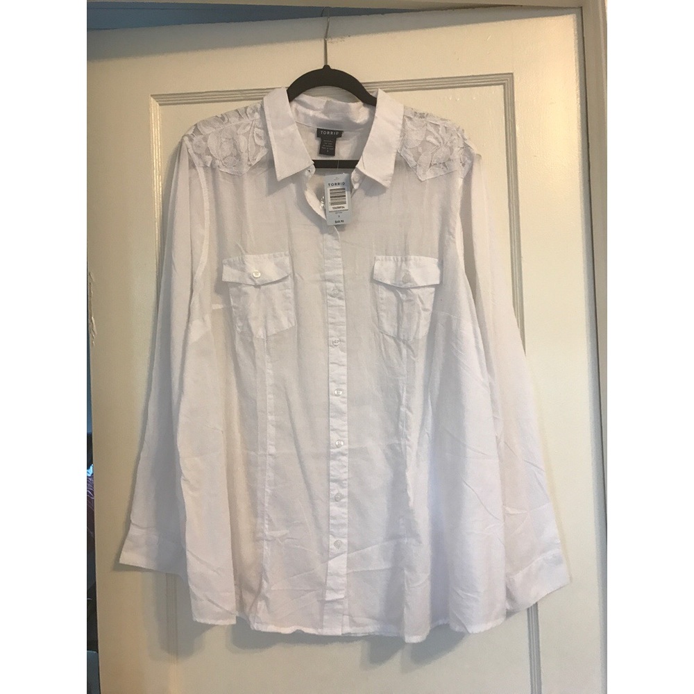 NWT- TORRID BLOUSE