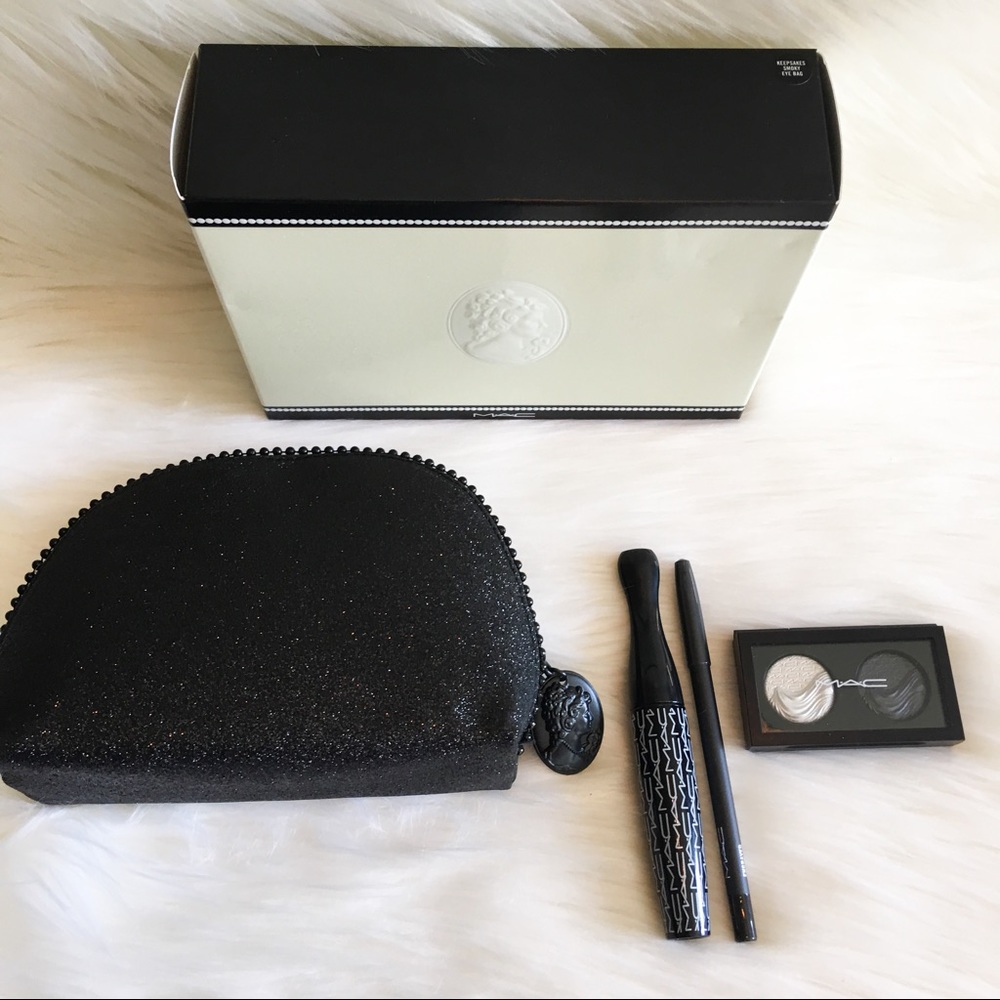 MAC Cosmetics Keepsakes Smoky Eye Bag Set