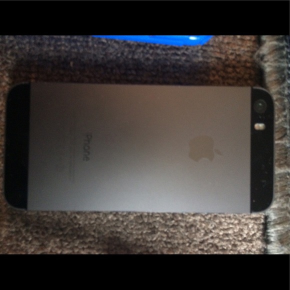 Sliver iPhone 5s unlocked - Picture 1 of 3
