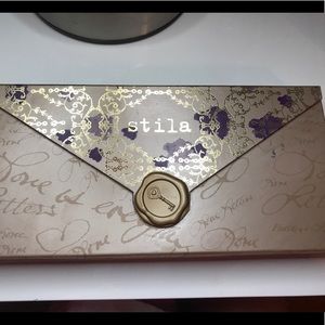 Stila Palette