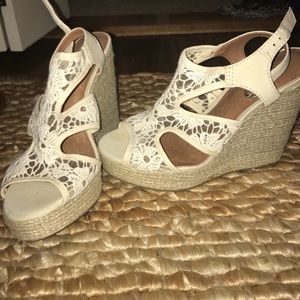 LACE wedges