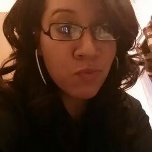 Meet your Posher, Selena