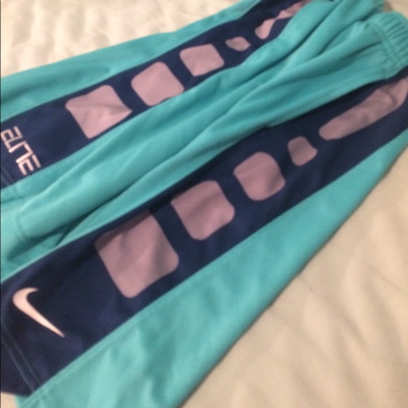 Nike basketball shorts - Picture 4 of 4