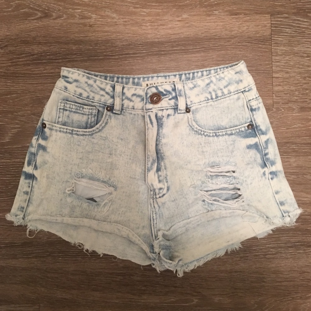 Bullhead high waisted shorts
