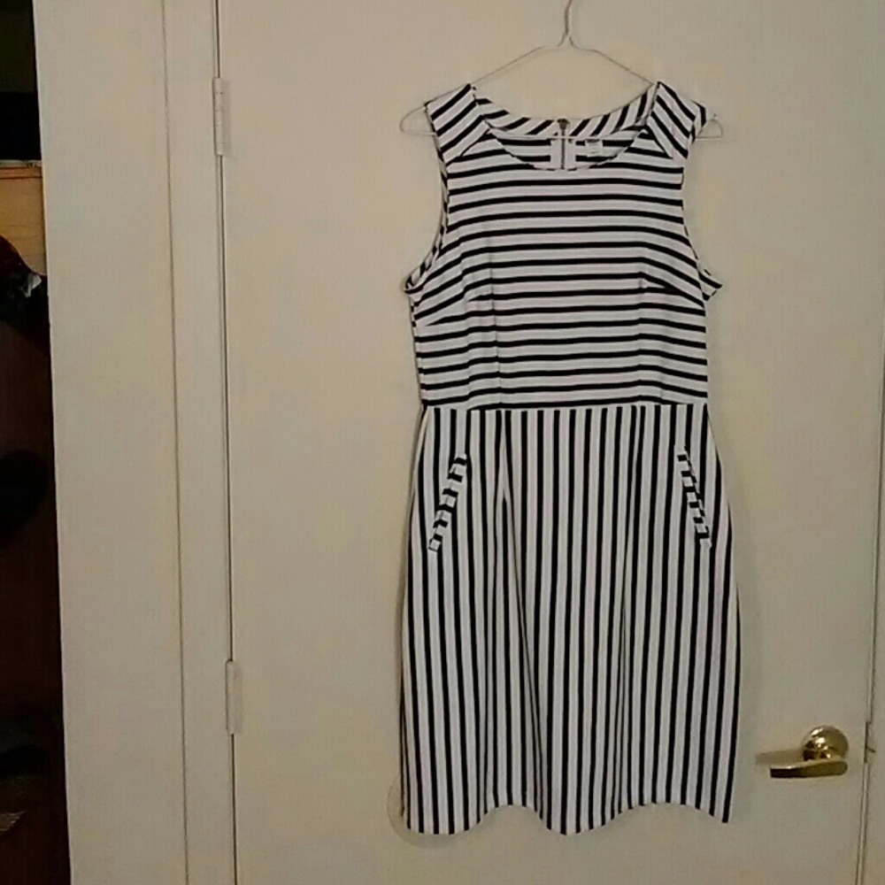 Old navy striped Dress