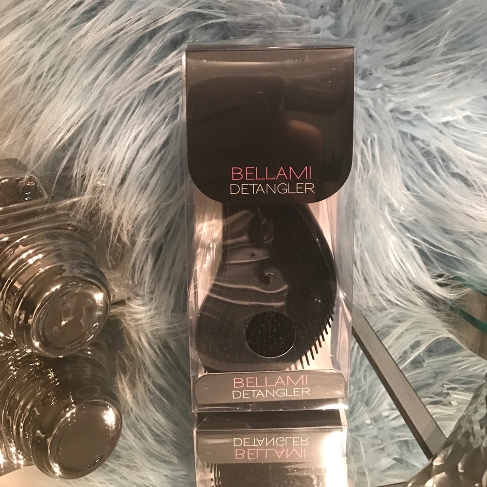 💕Bellami Detangler Brush 💇🏻🛍
