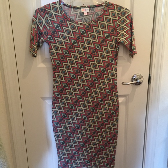LuLaRoe Dresses & Skirts - SUNDAY SALE Stretchy XXS Julia Dress