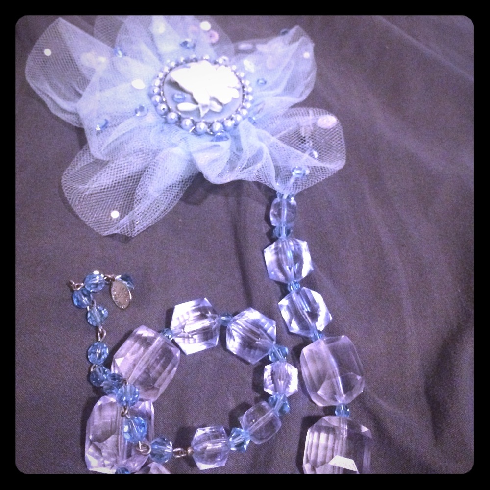 Lot Tarina Tarantino Necklace and hair clip