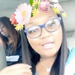 Meet your Posher, Arielle