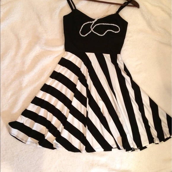 Trina Turk Dress Size S - Picture 6 of 8