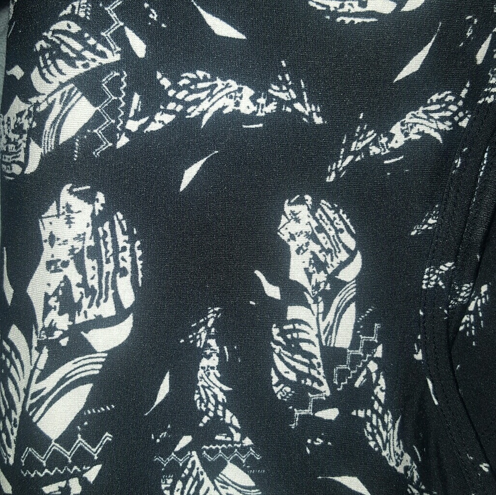 NWT black with tan (looks white) M Irma lularoe