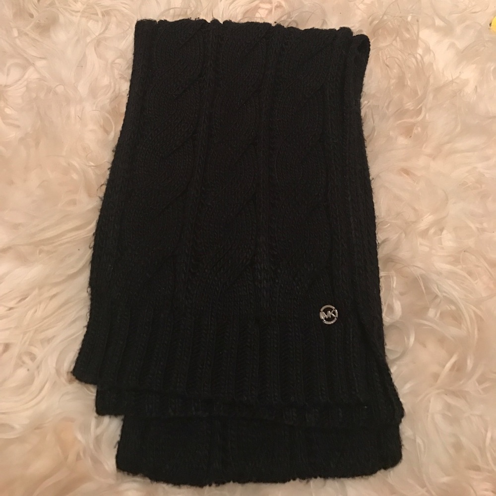 Michael Kors cable knit scarf