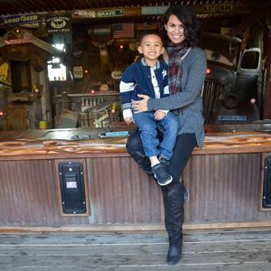 Meet your Posher, Bee